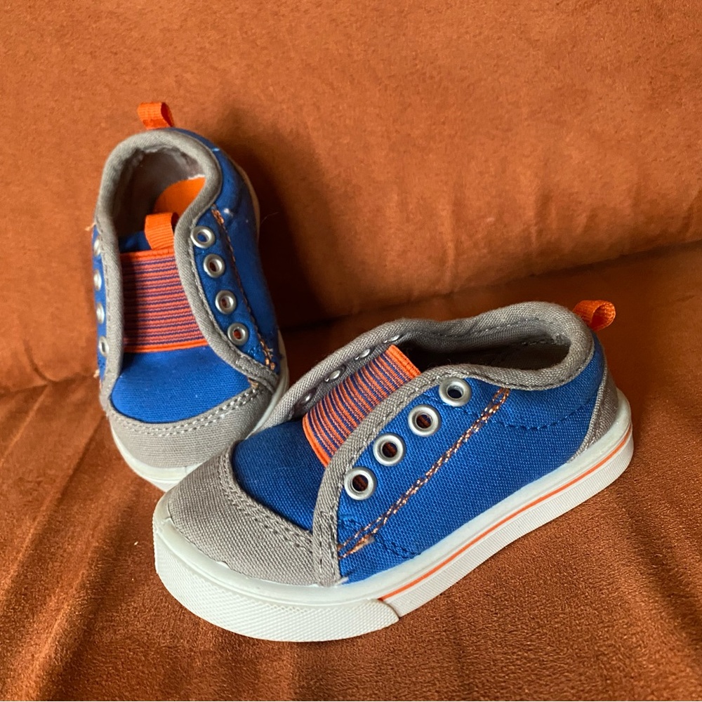 3/$15 🦄 Boys walking shoes